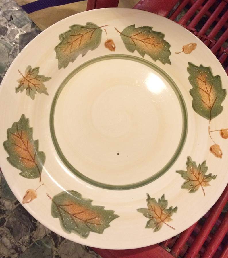 RNF84 11" Chop Plate (Round Platter) by Royal Norfolk-1