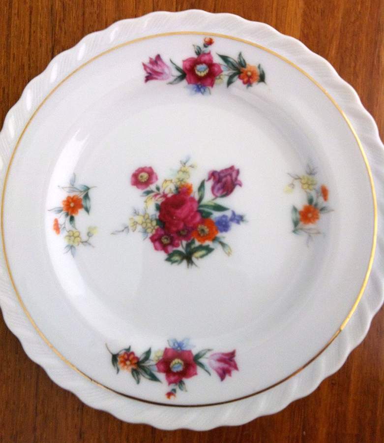 RBT11 Bread & Butter Plate by Roberts-1