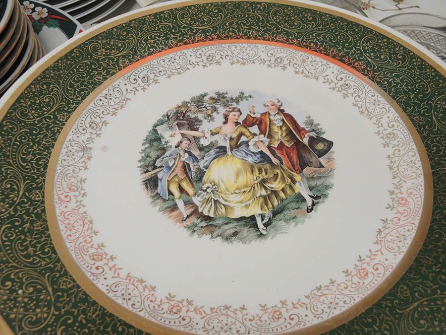 RYL367 Dinner Plate by Royal (USA)-1