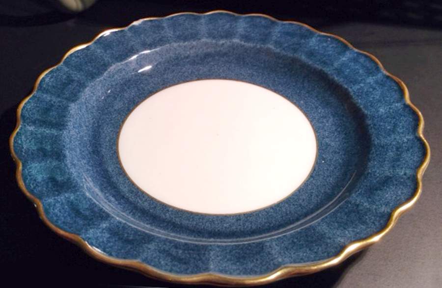 C1713 Dinner Plate by Royal Worcester-1