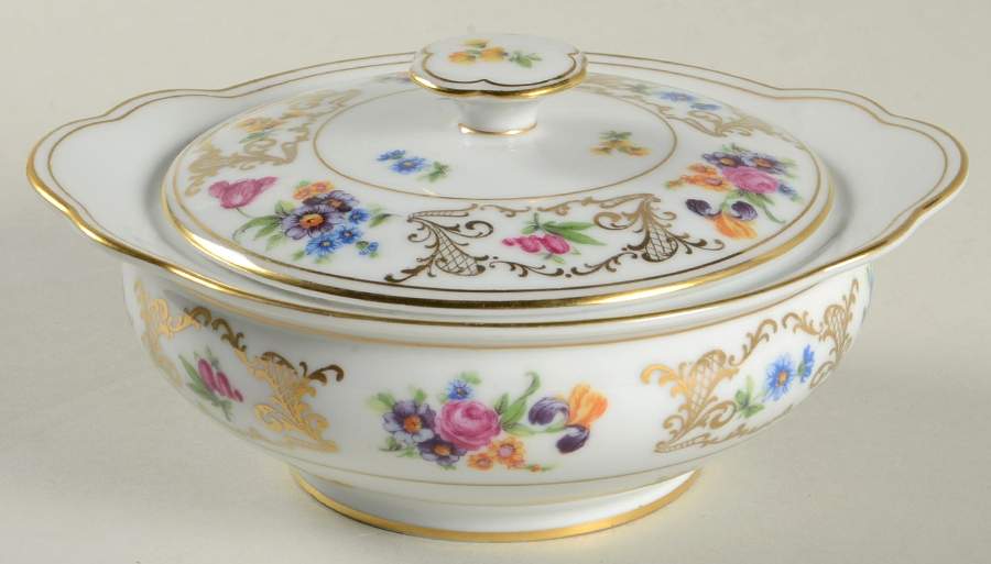 ROB473 Sugar Bowl & Lid by Royal Bayreuth-1