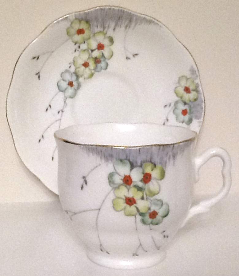 ROA278 Flat Cup & Saucer Set by Royal Albert-1