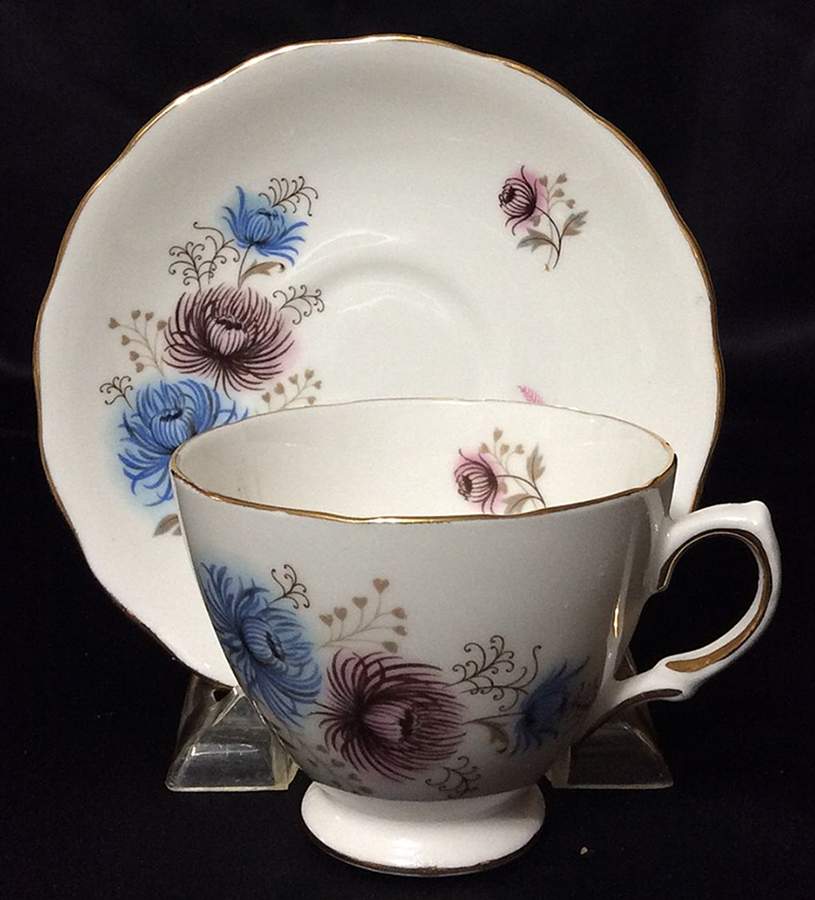 7867 Footed Cup & Saucer Set by Royal Vale-1