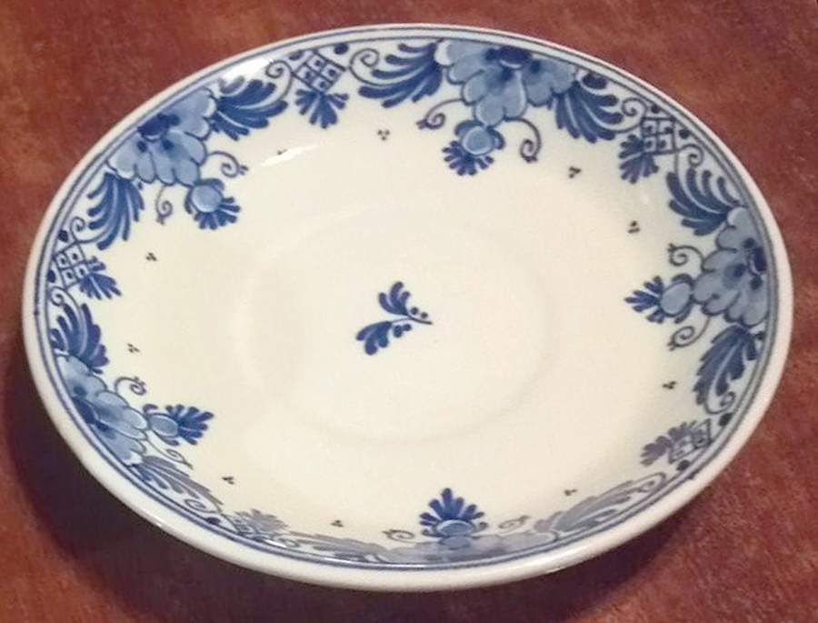 809 Saucer by Royal Delft-1