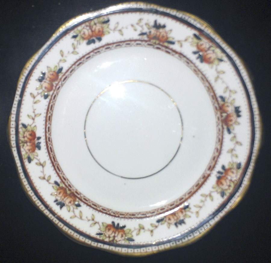 RLY36 Dinner Plate by Roslyn (England)-1