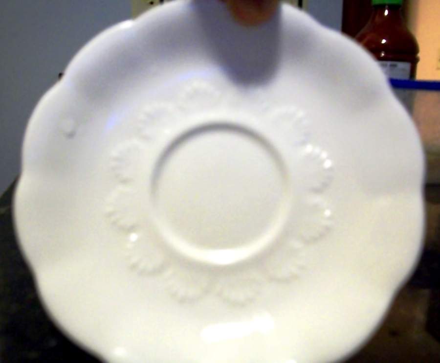 ROA279 Saucer by Royal Albert-1
