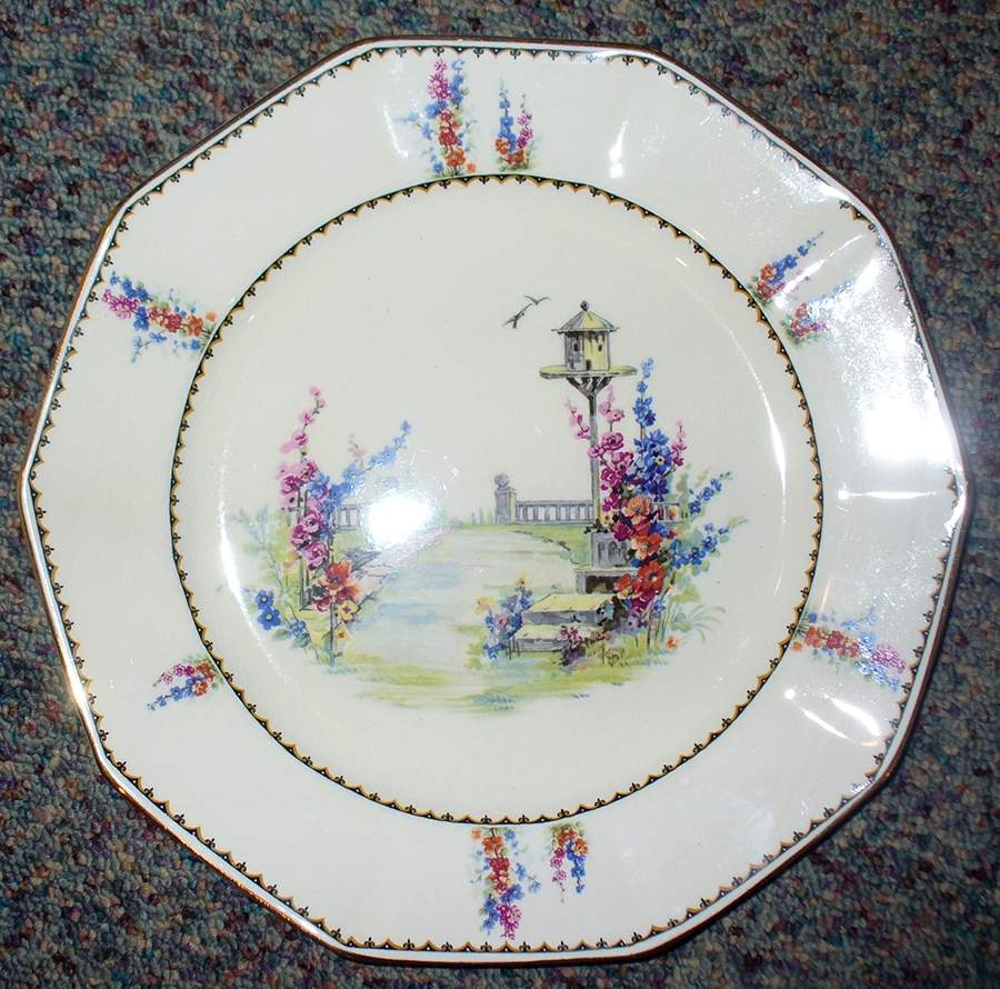 9407 Dinner Plate by Royal Winton-1