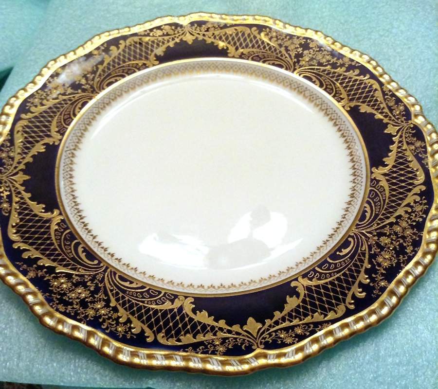 2600 Dinner Plate by Royal Doulton-1