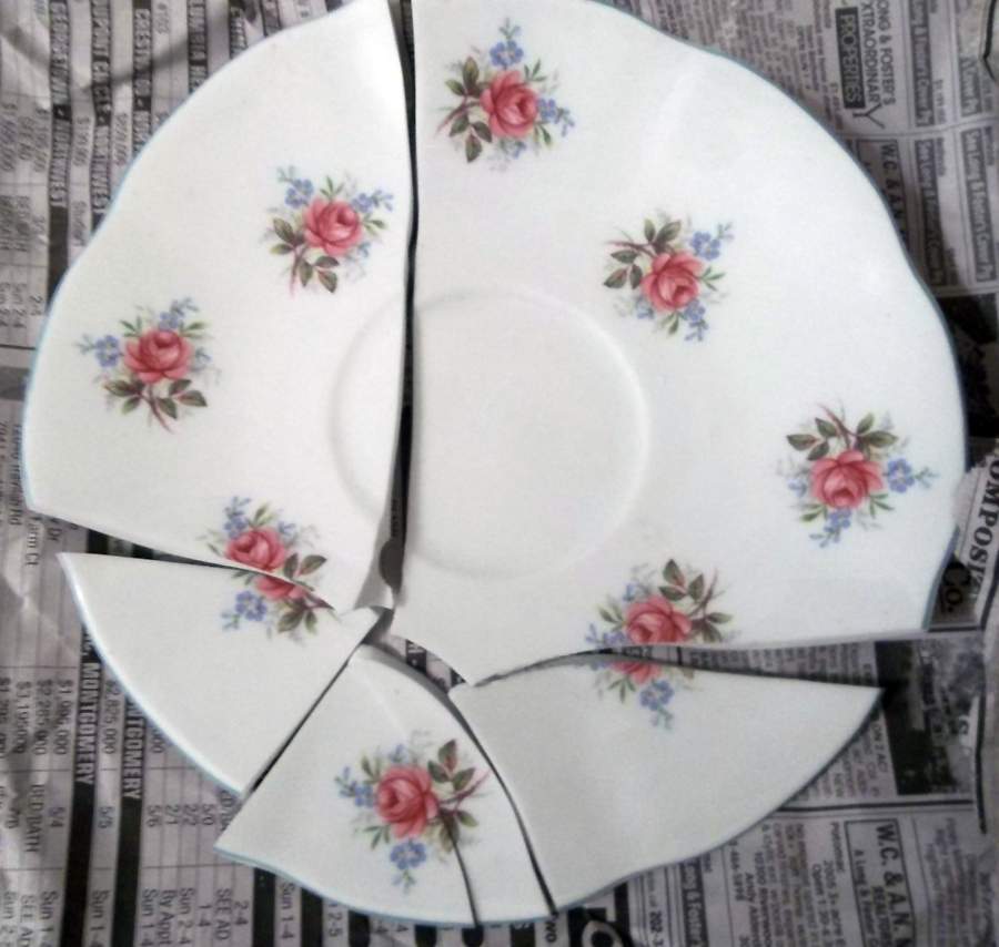 RIA100 Saucer by Rosina-Queens-1