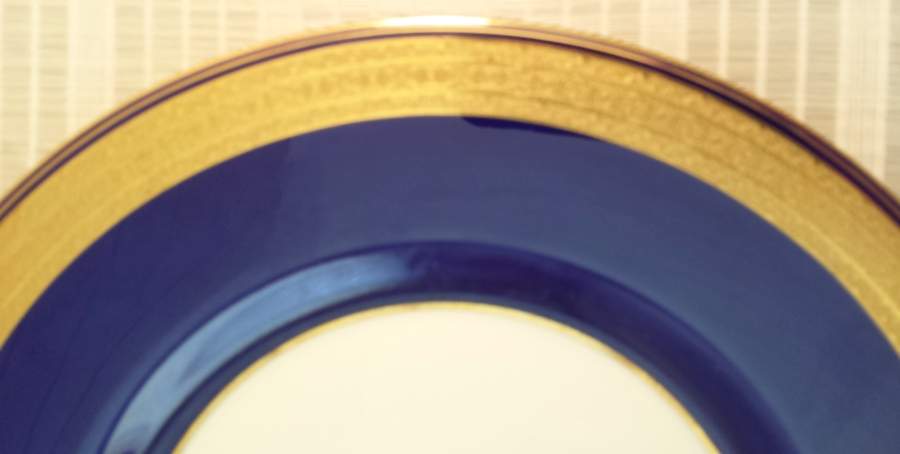 H3351 Dinner Plate by Royal Doulton-1