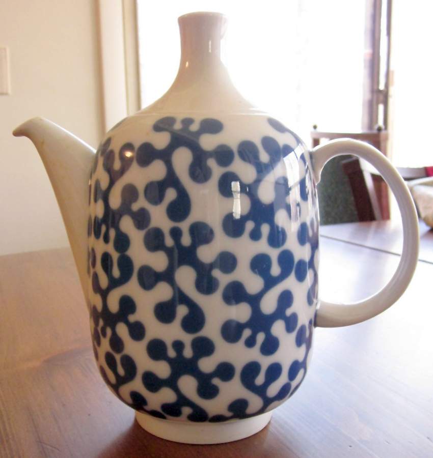 R2556 Coffee Pot & Lid by Rosenthal - Continental-1