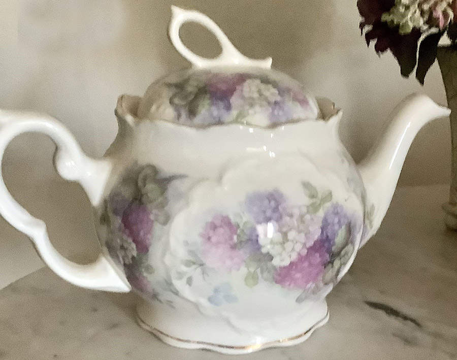 Hydrangea Teapot & Lid by Royal Patrician-1