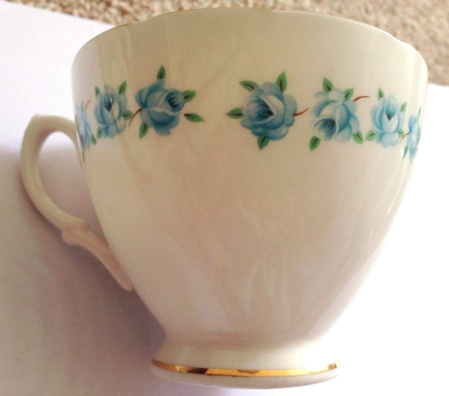7966 Footed Cup by Royal Vale-1