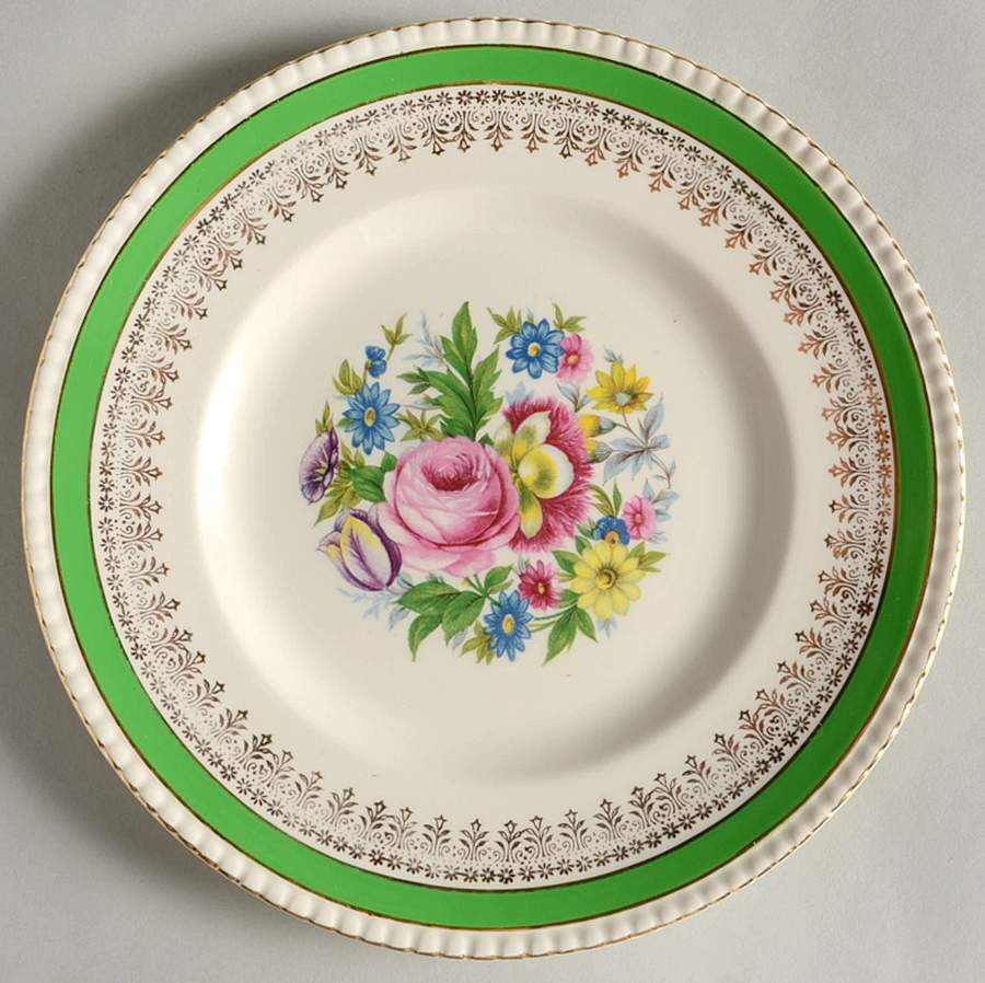 Cardinal Green Luncheon Plate by Royal Ascot-1