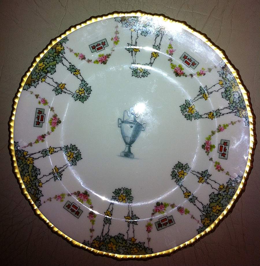 A5904 Dinner Plate by Royal Crown Derby-1