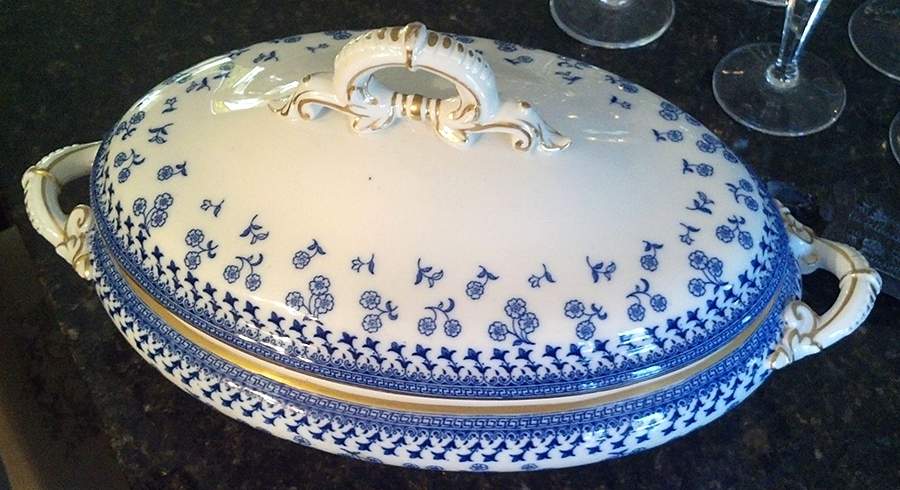 3353 Oval Covered Vegetable by Royal Worcester-1