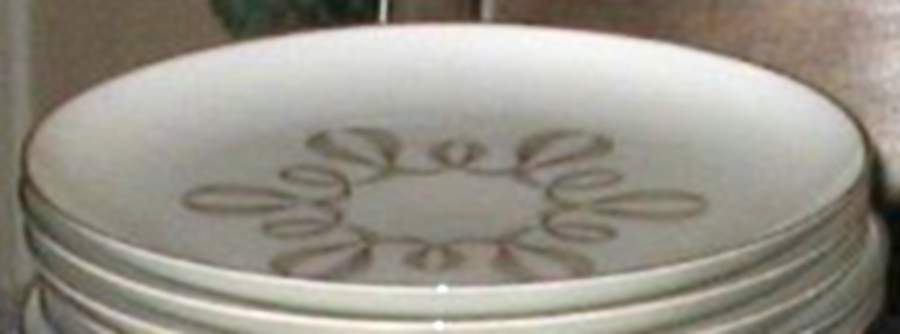 ROB479 Bread & Butter Plate by Royal Bayreuth-1