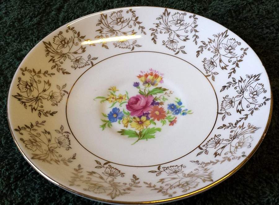 3155 Saucer by Rosina-Queens-1