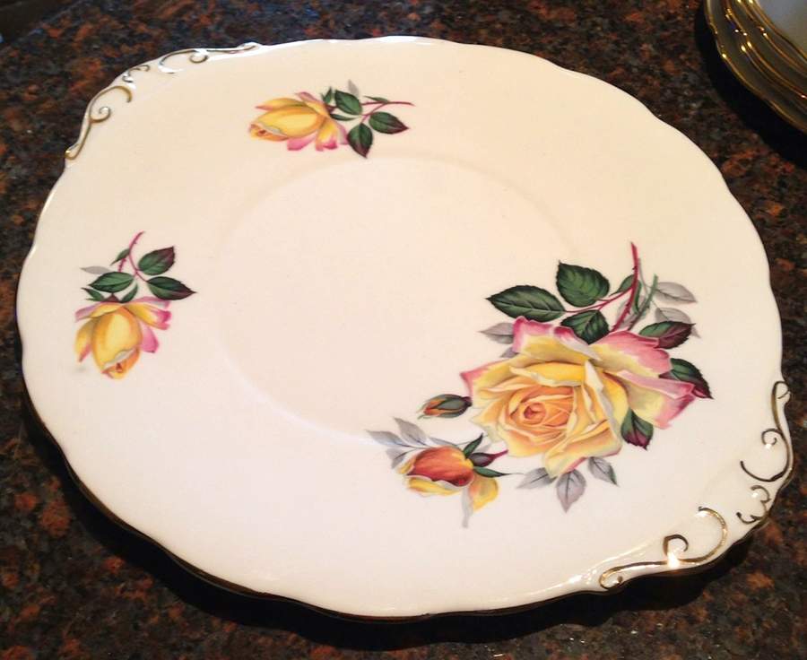 R1218 Handled Cake Plate by Roslyn (England)-1