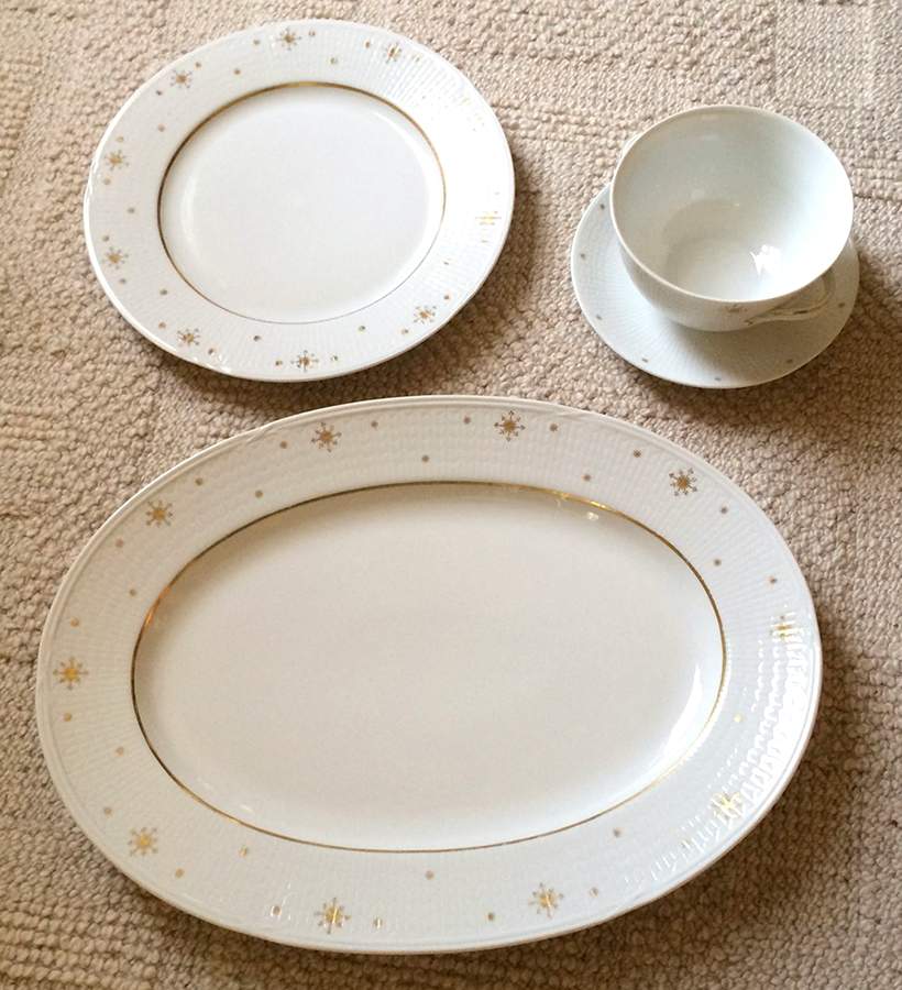Astrid 16" Oval Serving Platter by Rorstrand-1