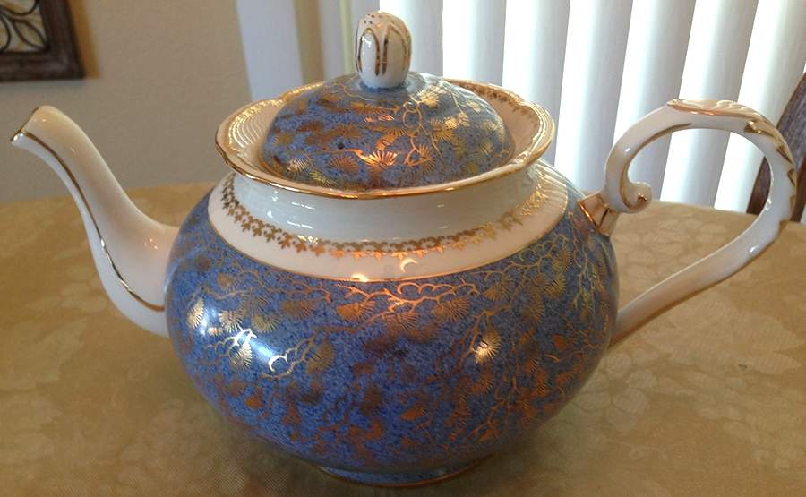 RGR146 Teapot & Lid by Royal Grafton-1