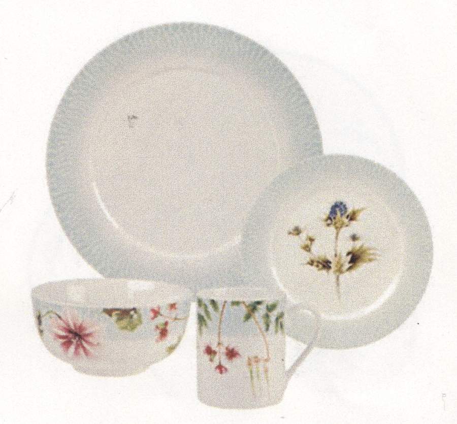 Shoreline Dinner Plate by Spode-1