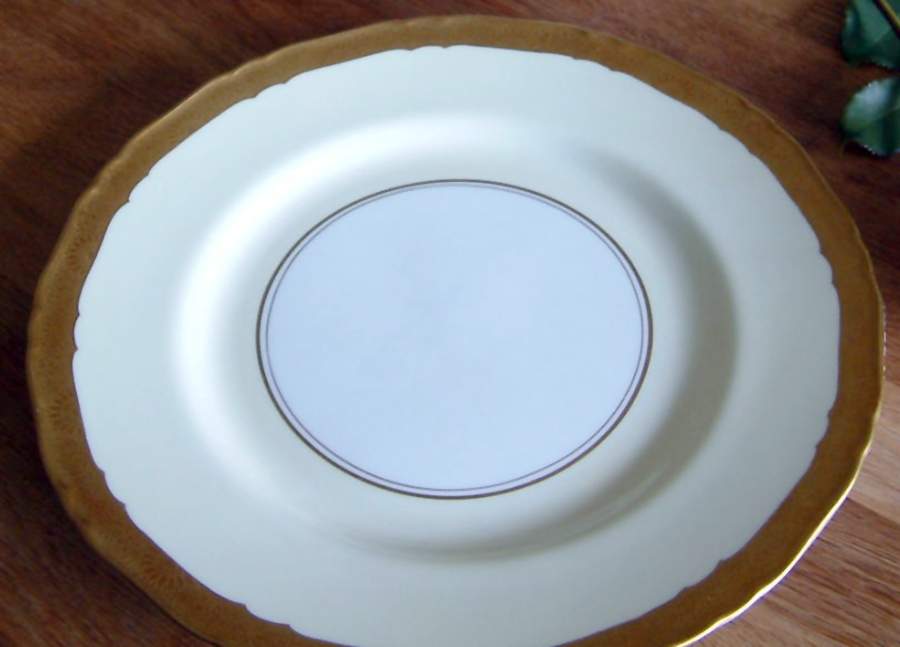 King Charles Dinner Plate by Royal Worcester-1