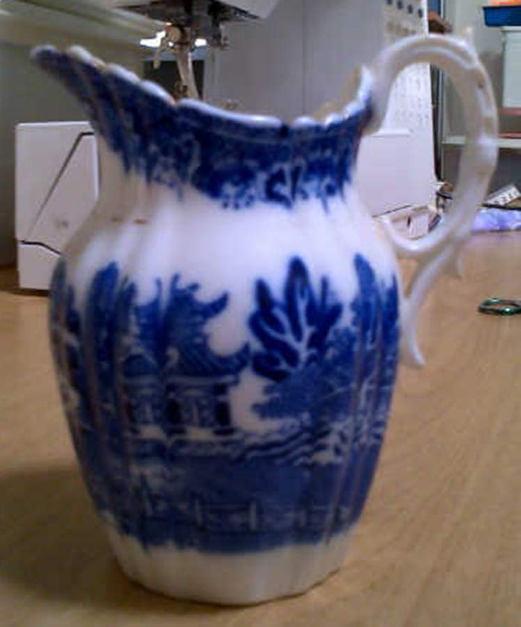 Blue Willow (Fluted) Creamer by Royal Albert-1