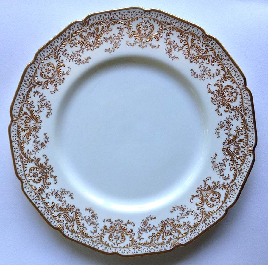E2792 Dinner Plate by Royal Doulton-1