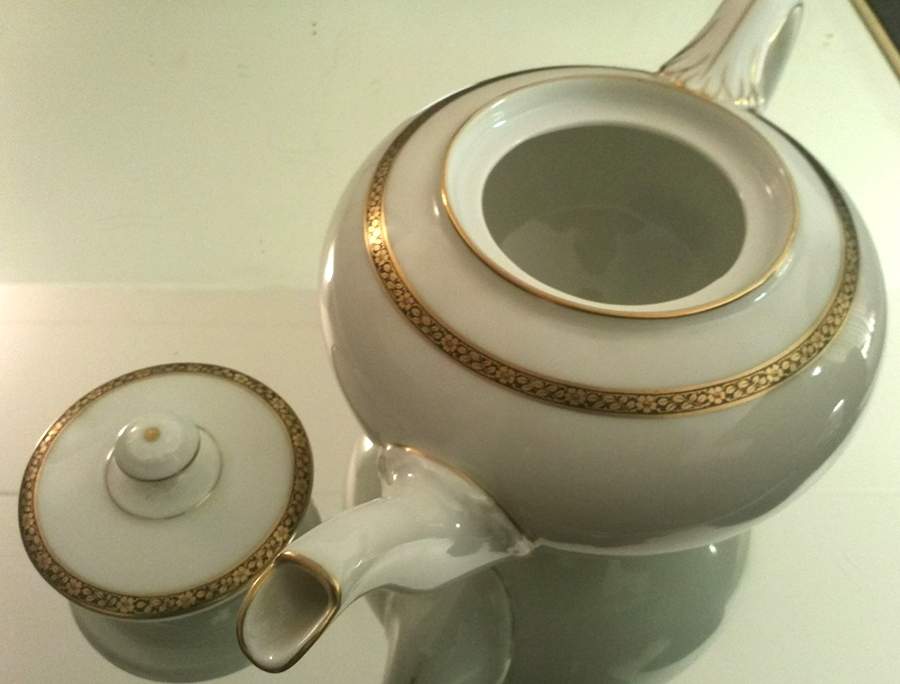R3038 Teapot & Lid by Rosenthal - Continental-1