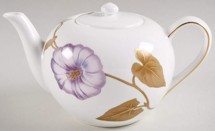 Flora Teapot & Lid by Royal Copenhagen-1