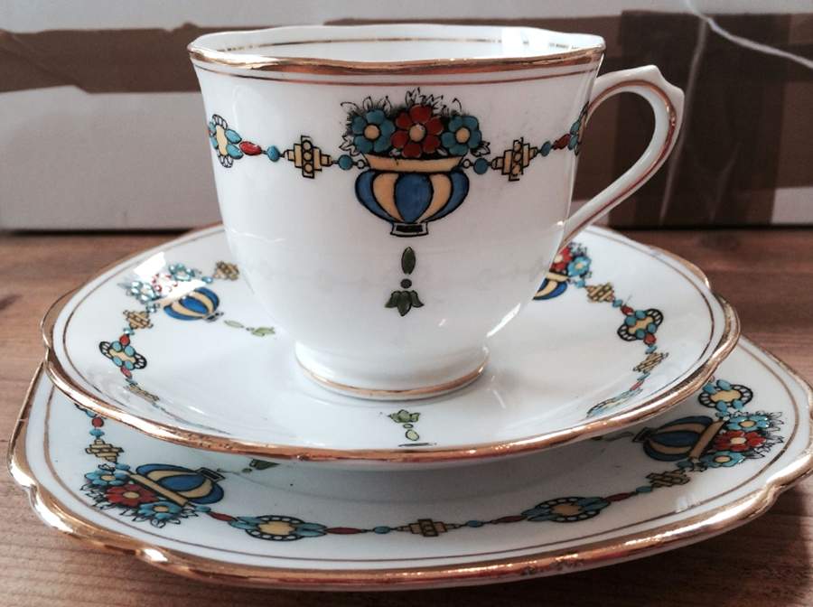 6894 Footed Cup & Saucer Set by Royal Albert-1