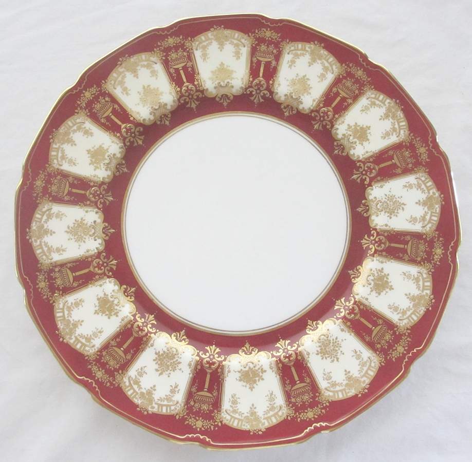 H2440 Dinner Plate by Royal Doulton-1