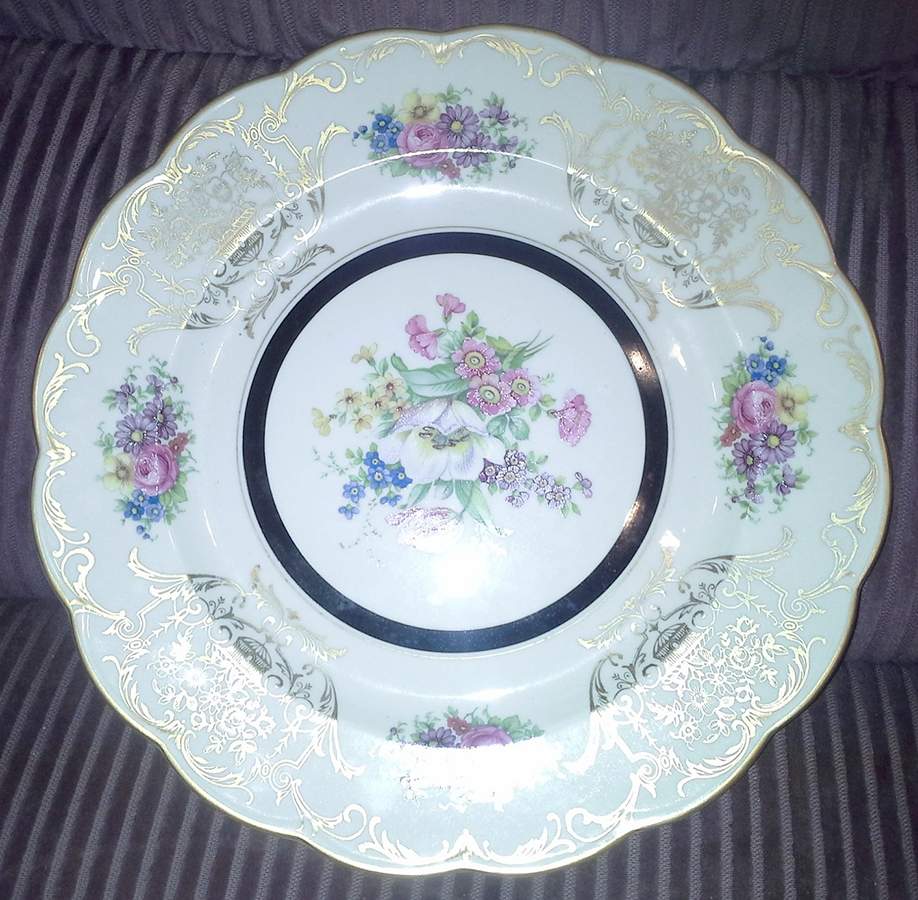 ROB485 Dinner Plate by Royal Bayreuth-1