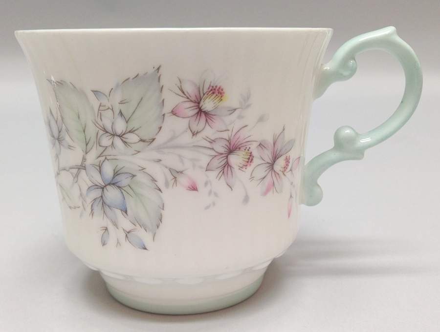 RIA103 Footed Cup by Rosina-Queens-1
