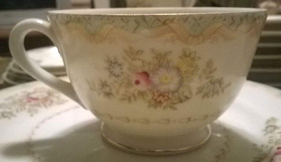 RBT13 Footed Cup by Roberts-1