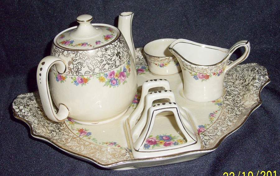 4730 6-Piece Breakfast Set (Flat Cup) by Royal Winton-1