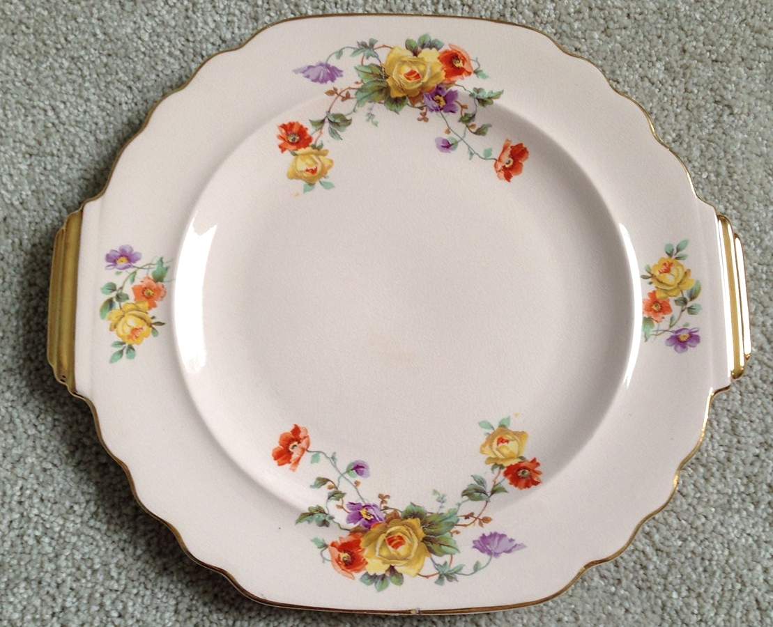 RYL388 Handled Cake Plate by Royal (USA)-1