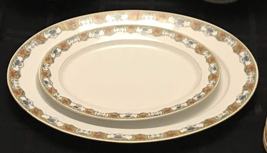 ROB487 12" Oval Serving Platter by Royal Bayreuth-1