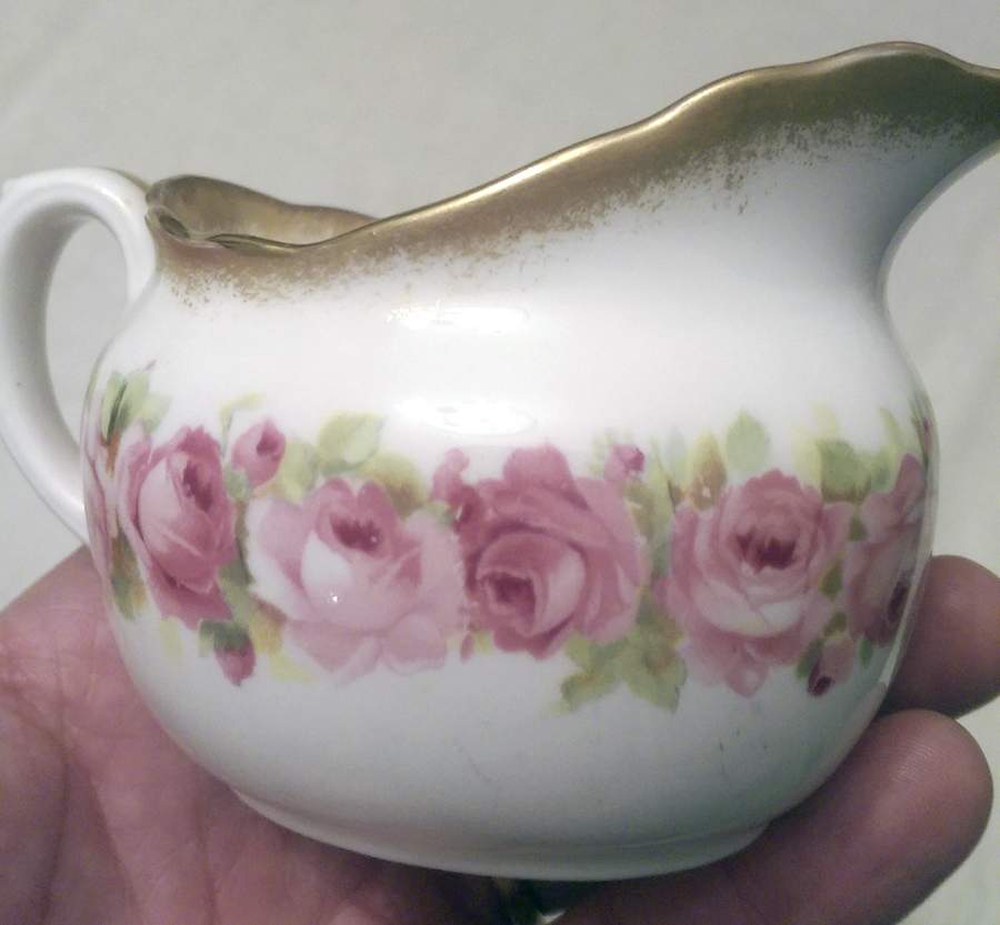 V2367 Creamer by Royal Doulton-1