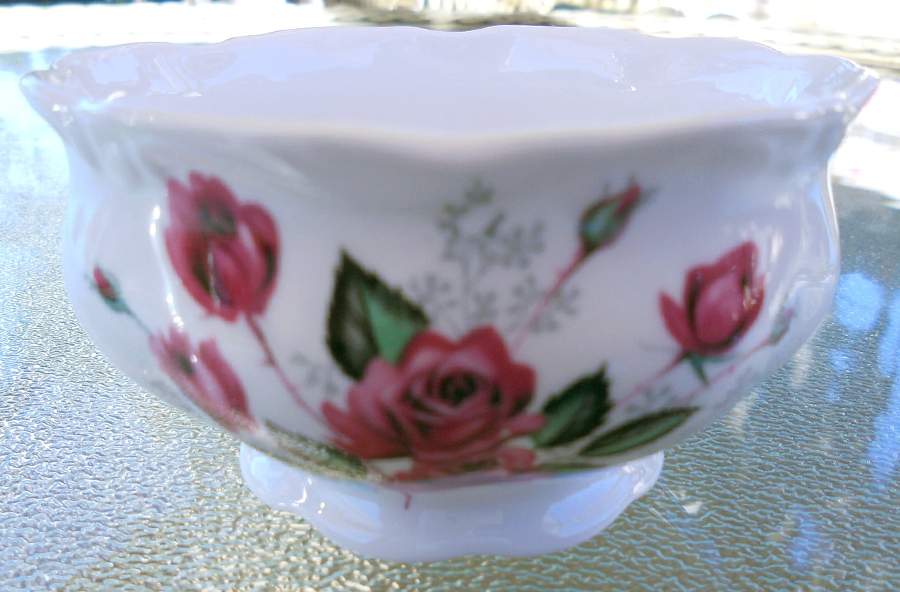 ROA298 Open Sugar Bowl by Royal Albert-1
