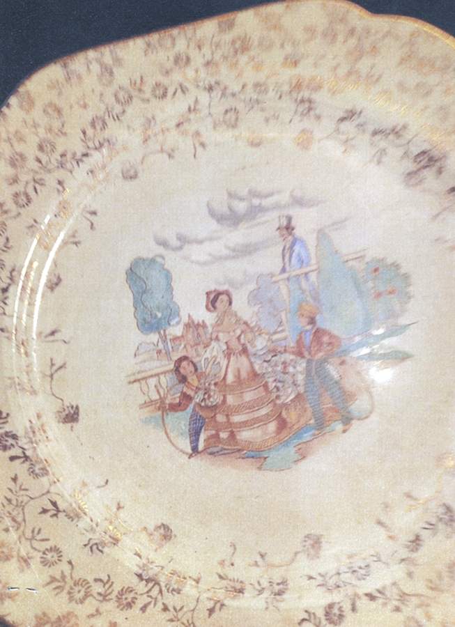 RYL390 Dinner Plate by Royal (USA)-1