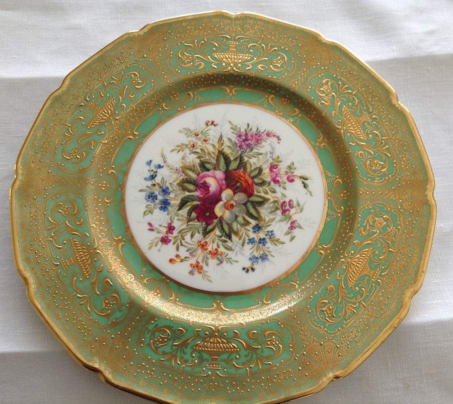 H3077 Dinner Plate by Royal Doulton-1