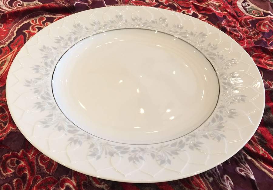 R2351 Dinner Plate by Rosenthal - Continental-1