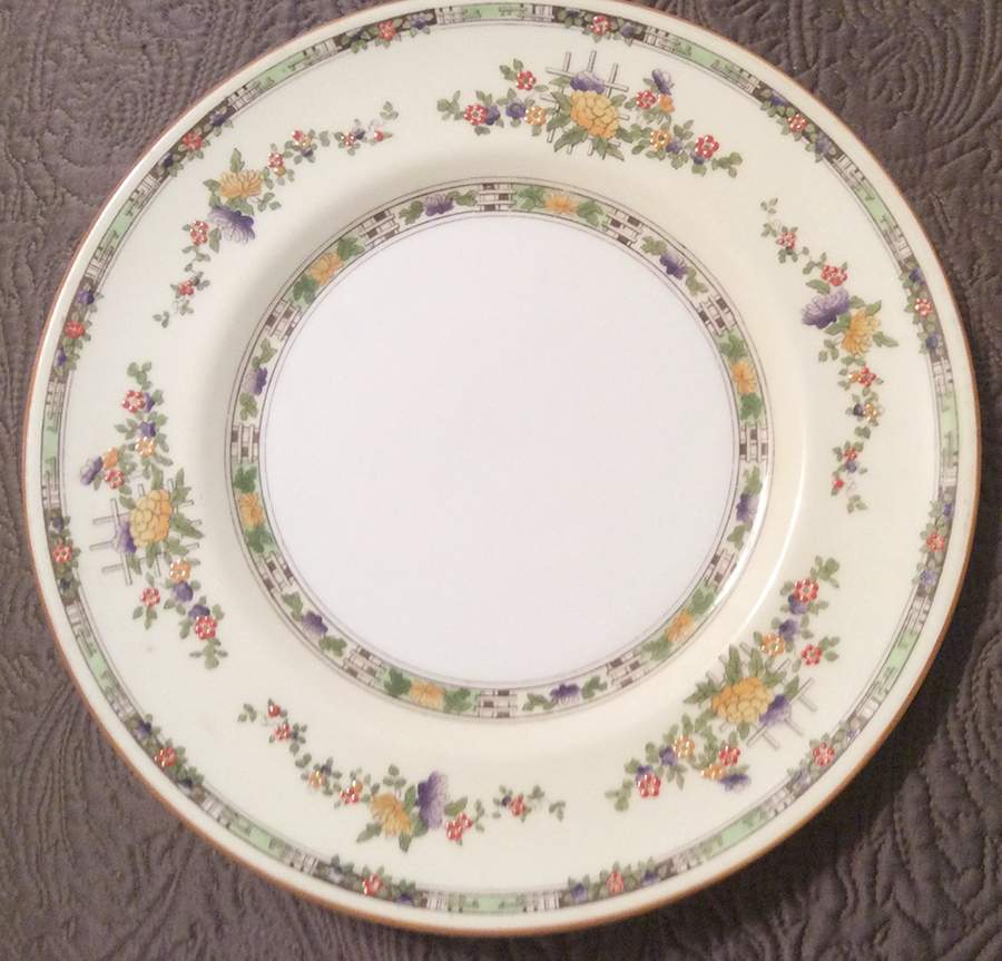 H2556 Dinner Plate by Royal Doulton-1