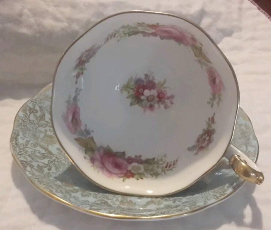 2916 Footed Cup & Saucer Set by Royal Albert-1