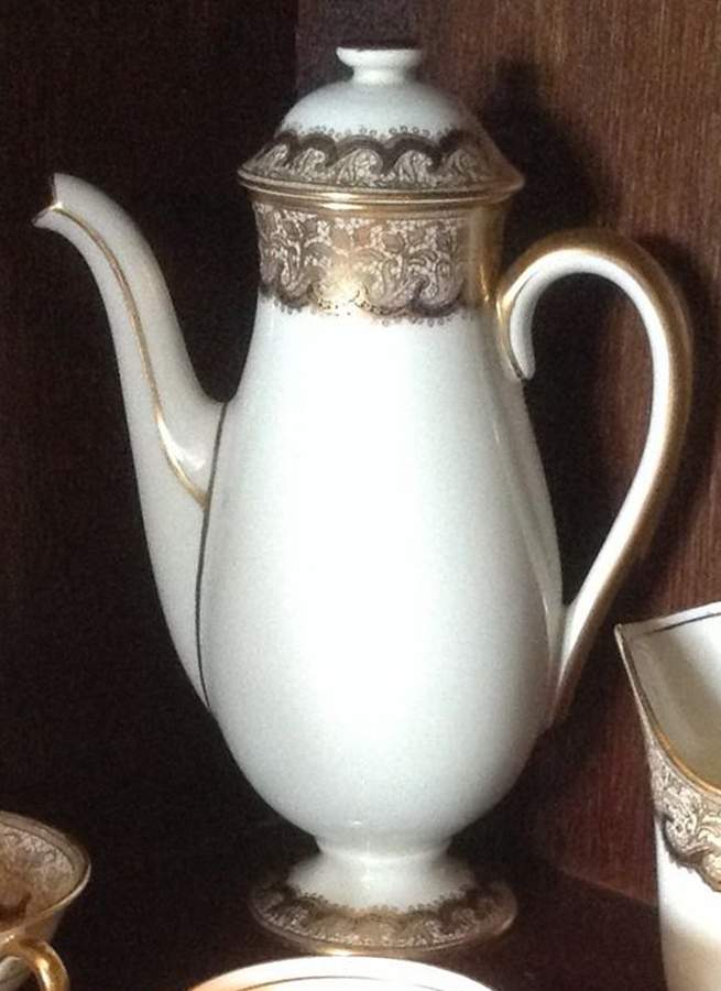 W194 Coffee Pot & Lid by Royal Doulton-1