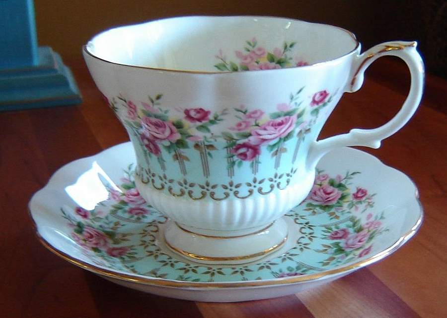 Hyde Park Series Footed Cup & Saucer Set by Royal Albert-1