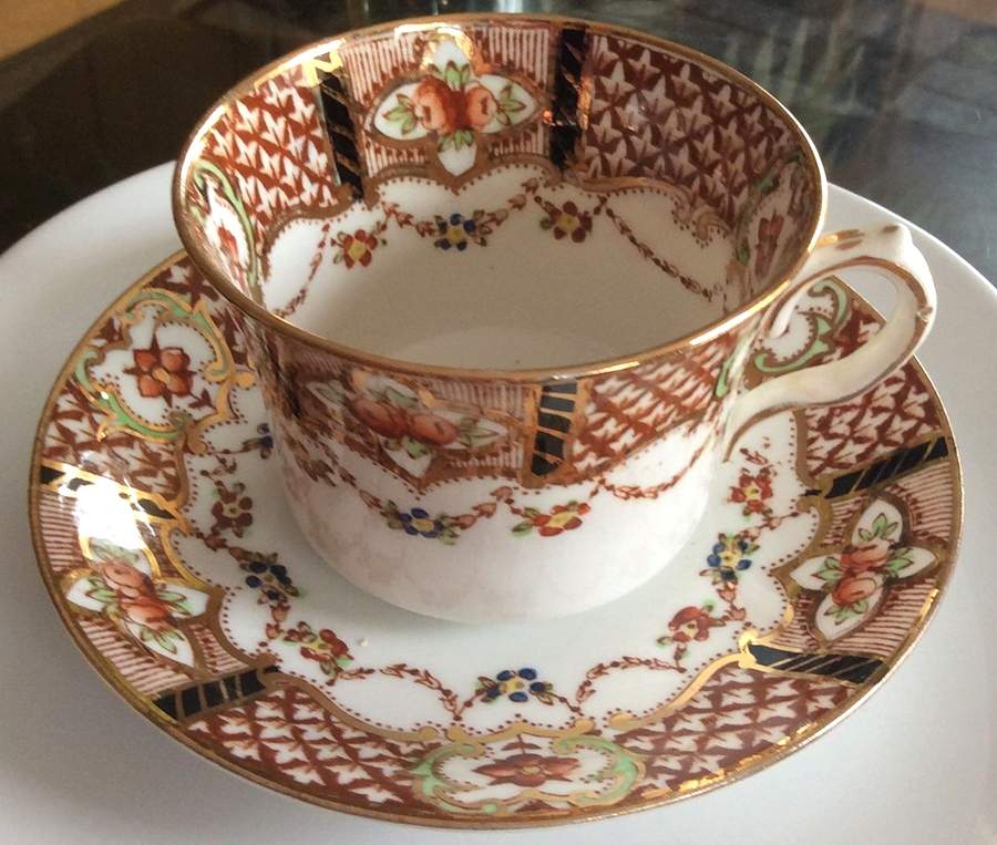 2685 Flat Cup & Saucer Set by Roslyn (England)-1