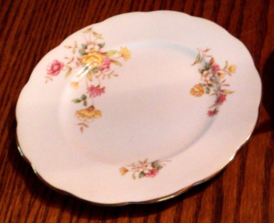 8968 Dessert/Pie Plate by Roslyn (England)-1